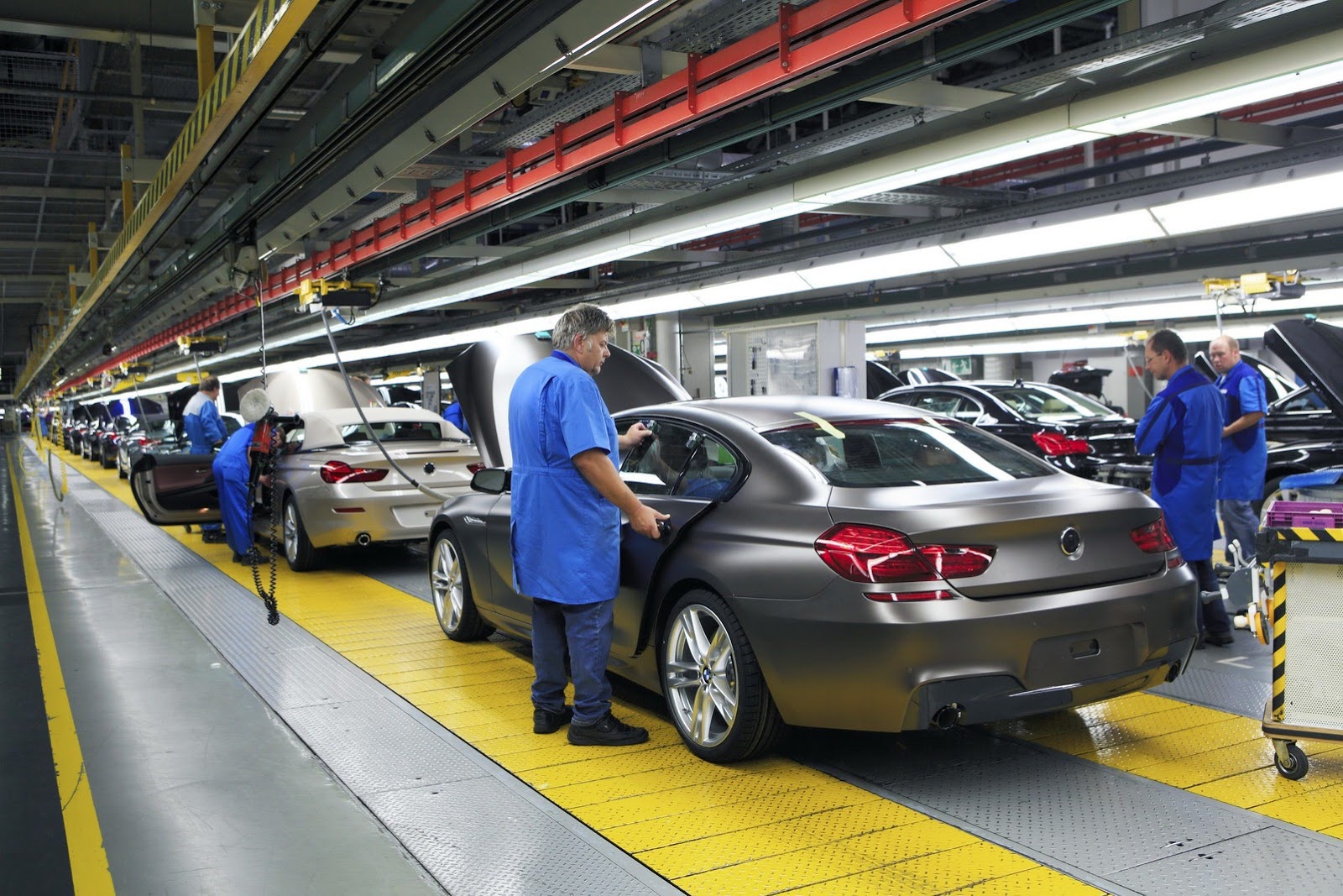 BMW-Production-line-3